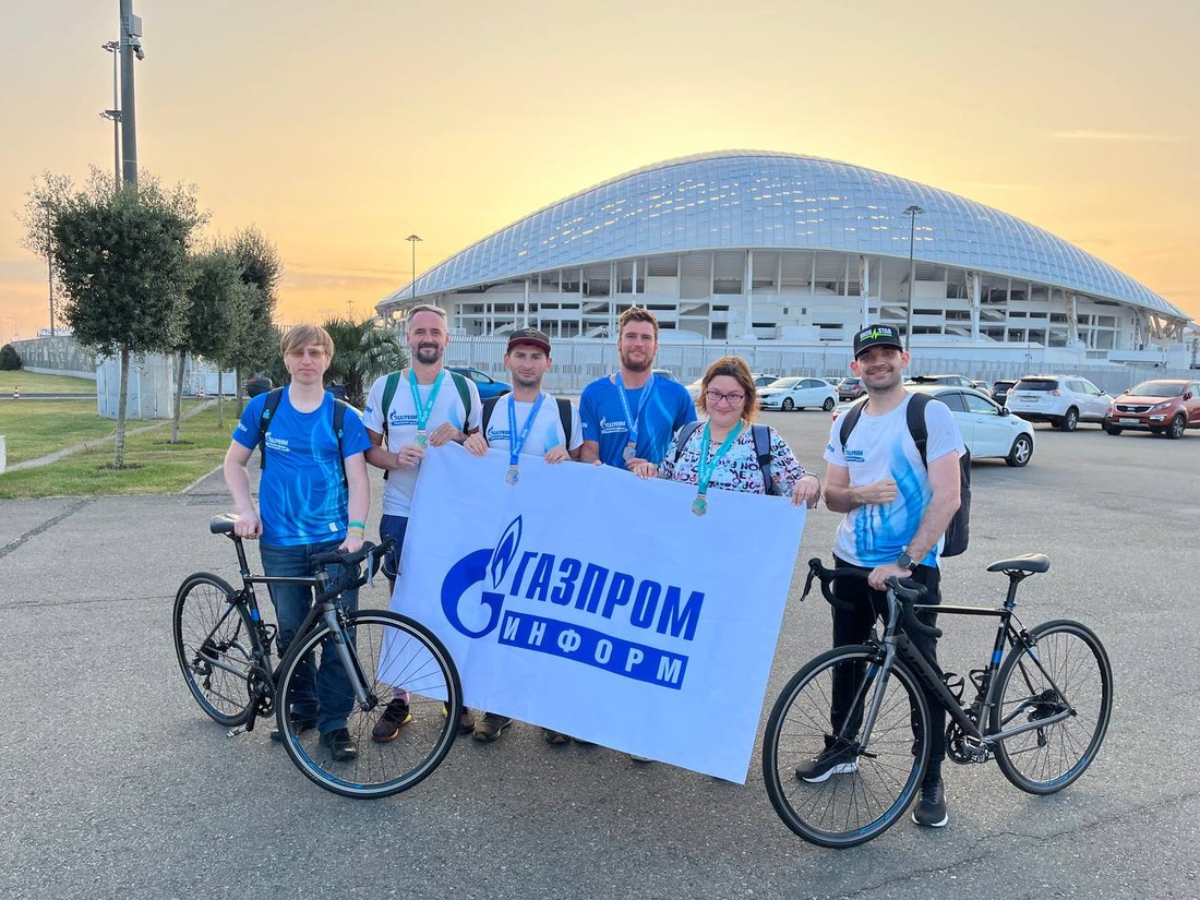 Работники ООО «Газпром информ», вошедшие в состав корпоративной команды Группы «Газпром» Gazprom Triathlon Team